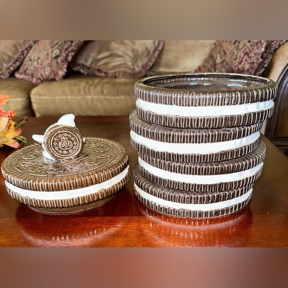 Oreo Cookie Cookie Jar. 9 inches high - Picture 5 of 5